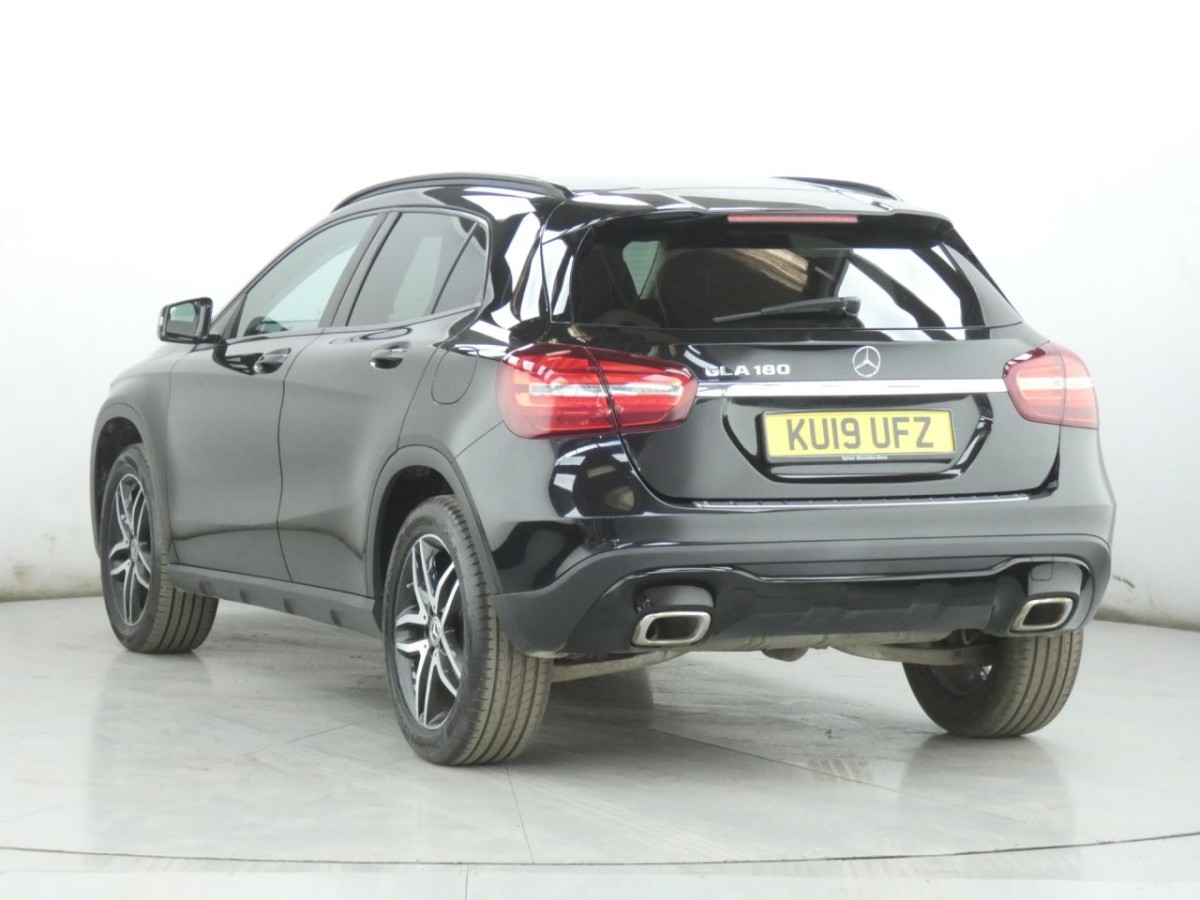 MERCEDES-BENZ GLA-CLASS 1.6 GLA 180 URBAN EDITION 5D 121 BHP - 2019 - £14,990