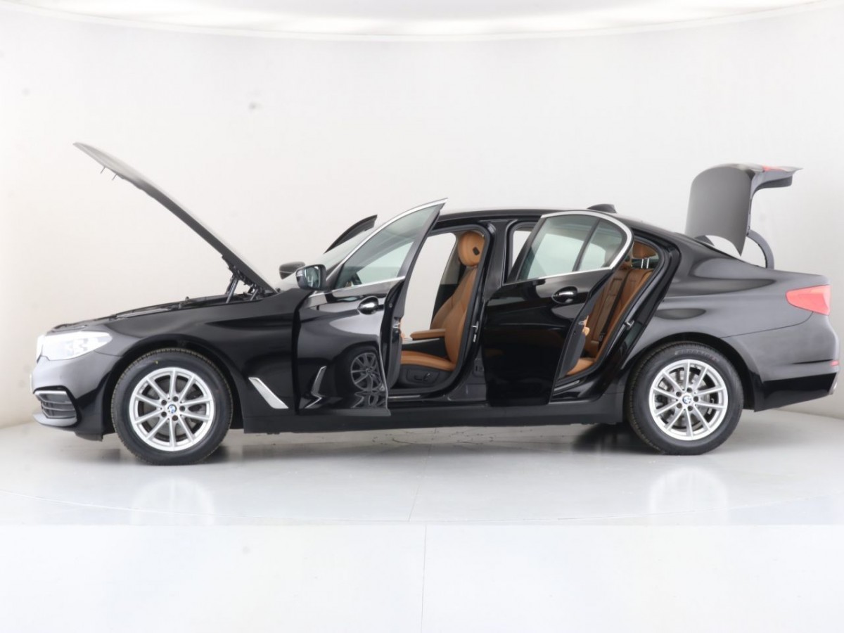 BMW 5 SERIES 2.0 520D XDRIVE SE 4D 188 BHP - 2018 - £19,990