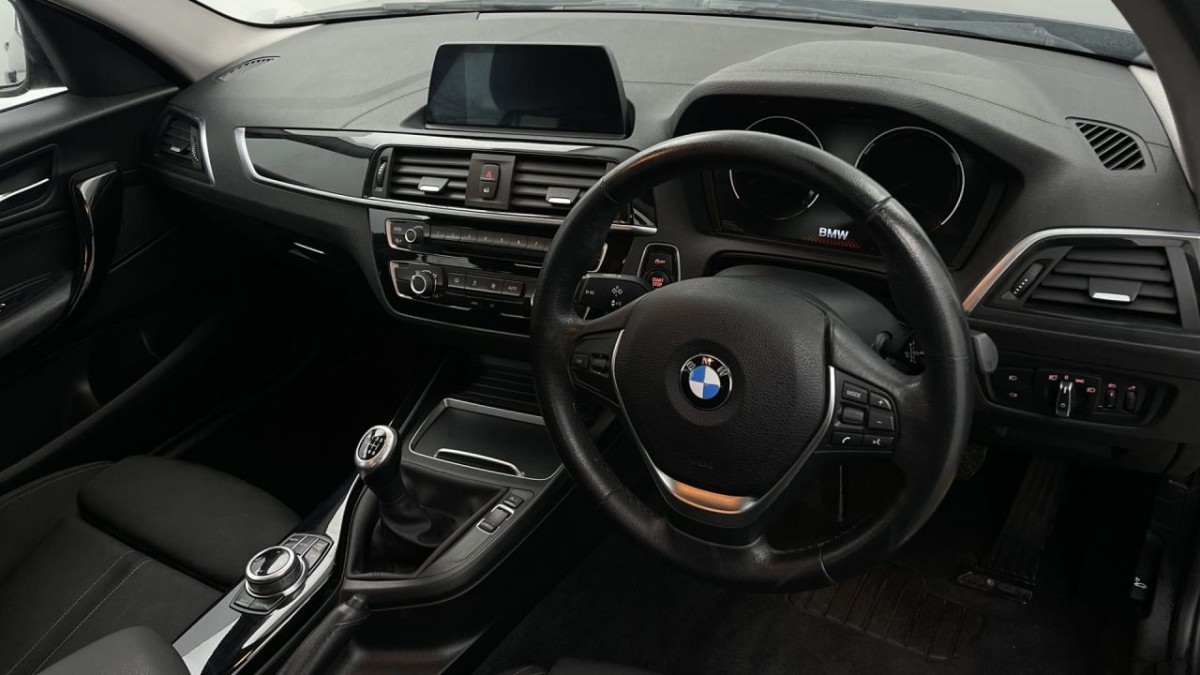 BMW 1 SERIES 1.5 118I SPORT 5D 134 BHP - 2018 - £1