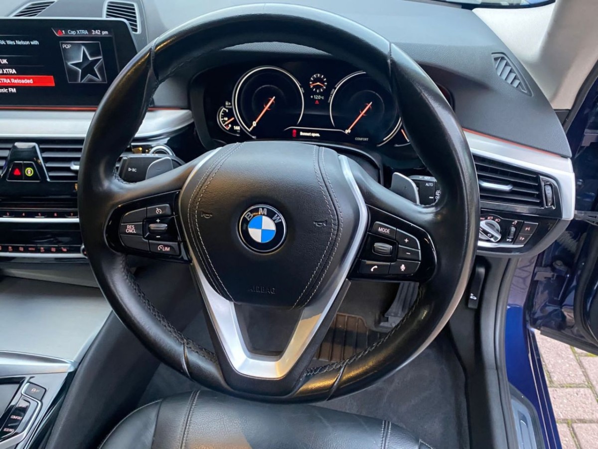 BMW 5 SERIES 2.0 520D SE TOURING 5D 188 BHP - 2018 - £18,990