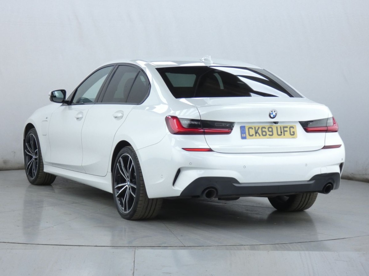 BMW 3 SERIES 2.0 330E M SPORT PHEV 4D 289 BHP - 2019 - £16,990