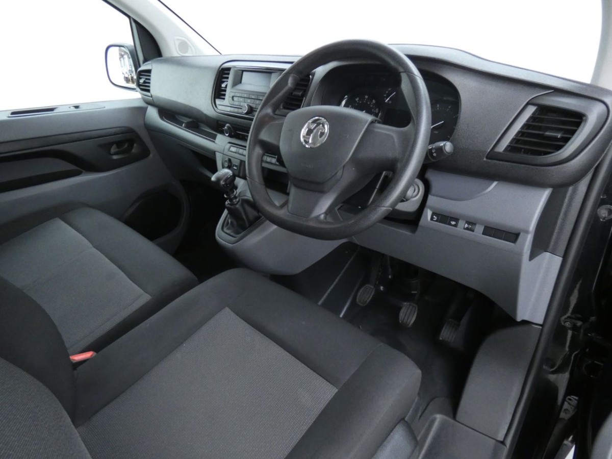 VAUXHALL VIVARO LIFE 1.5 EDITION M S/S 5D 118 BHP - 2021 - £22,700