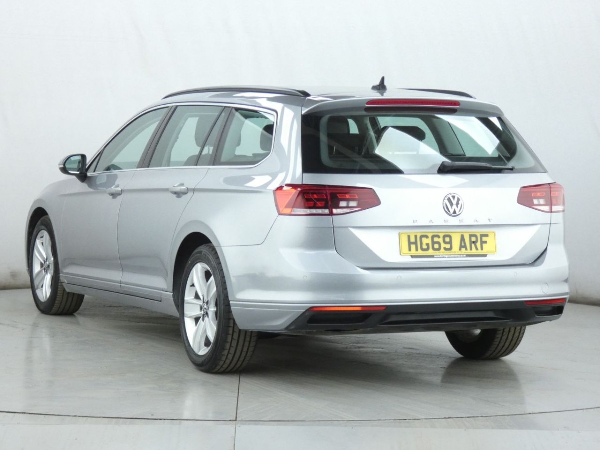 VOLKSWAGEN PASSAT 1.6 SE TDI DSG 5D 119 BHP - 2020 - £11,400