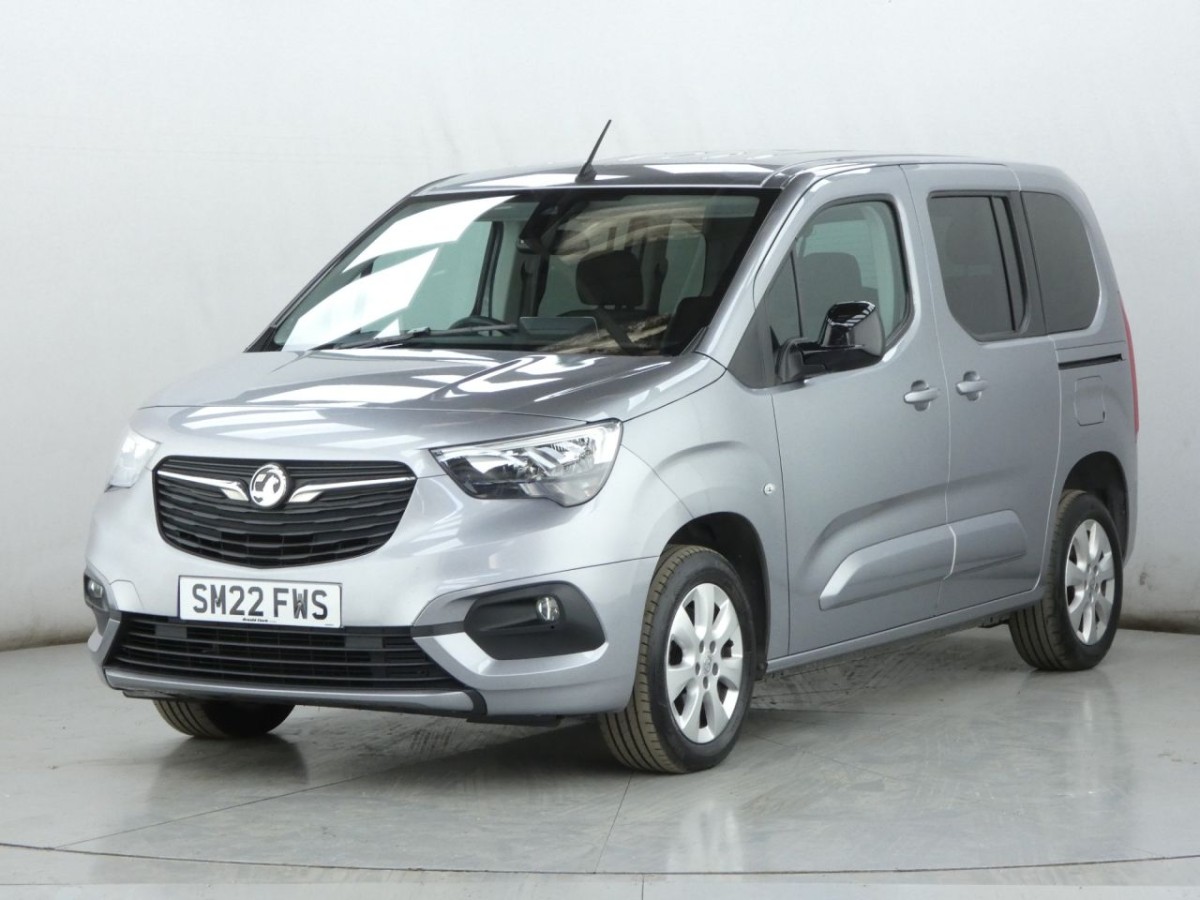 VAUXHALL COMBO LIFE 1.5 SE M S/S 5D 101 BHP - 2022 - £13,990