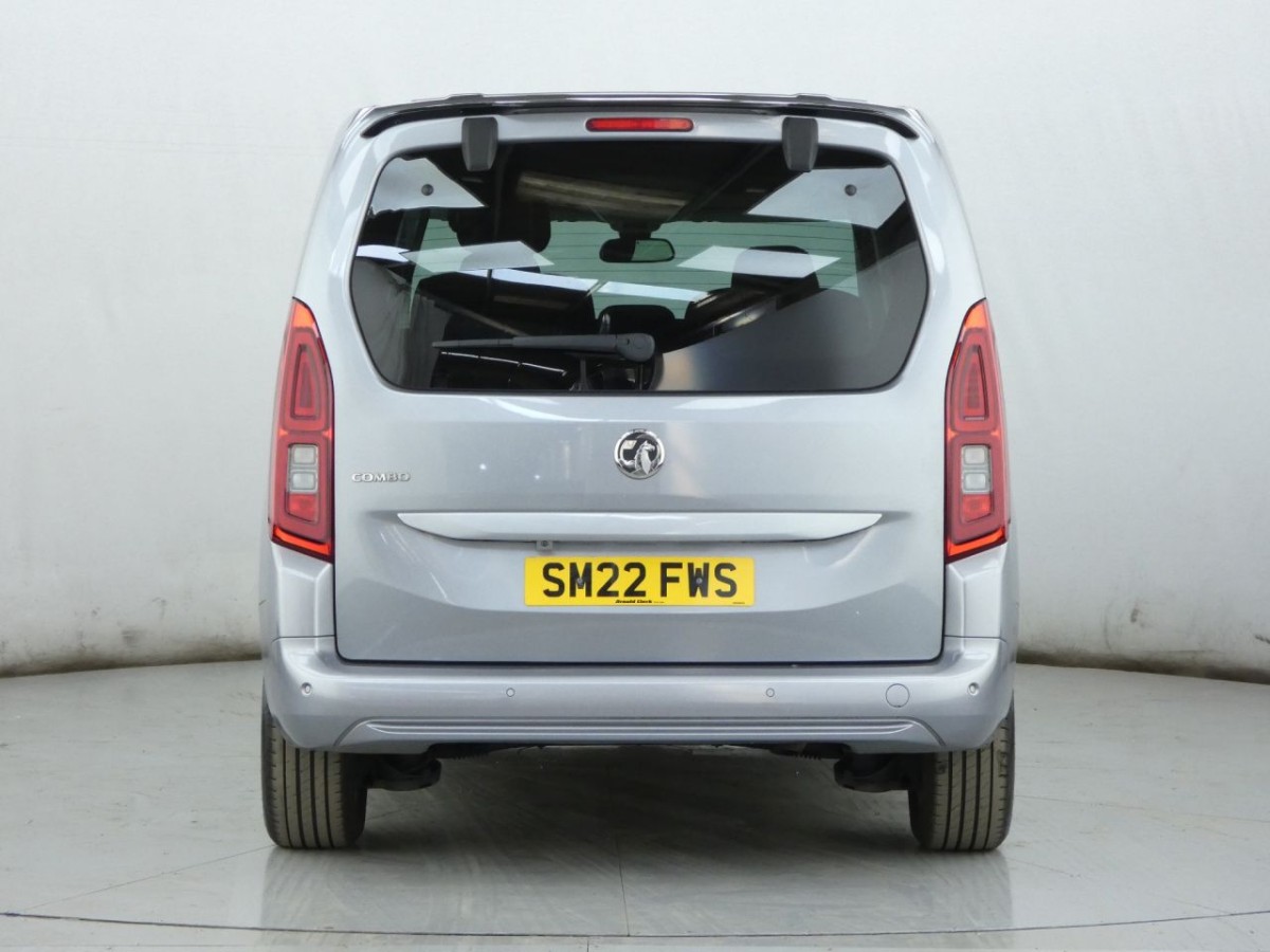 VAUXHALL COMBO LIFE 1.5 SE M S/S 5D 101 BHP - 2022 - £13,990