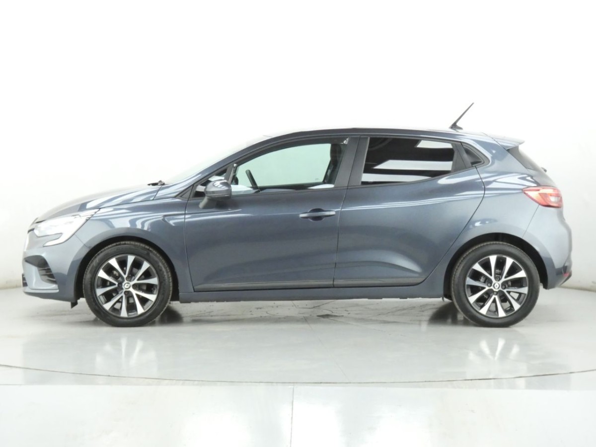 RENAULT CLIO 1.0 ICONIC TCE 5D 90 BHP - 2021 - £9,890