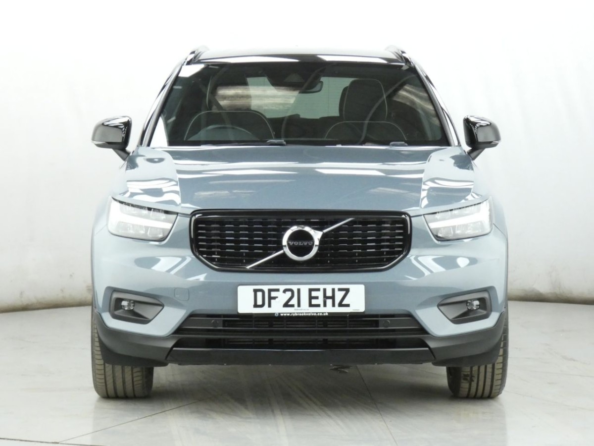 VOLVO XC40 1.5 T3 R-DESIGN 5D 161 BHP - 2021 - £24,990