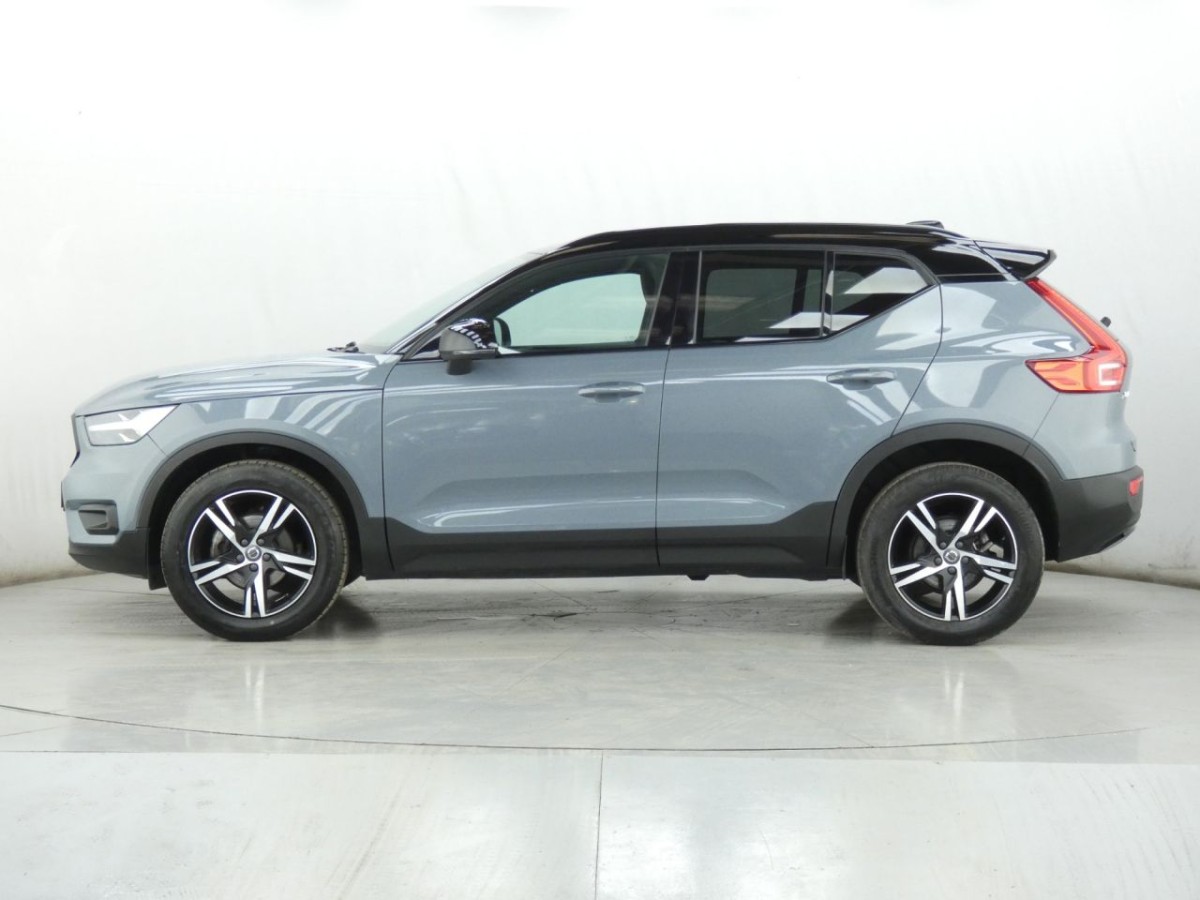 VOLVO XC40 1.5 T3 R-DESIGN 5D 161 BHP - 2021 - £24,990