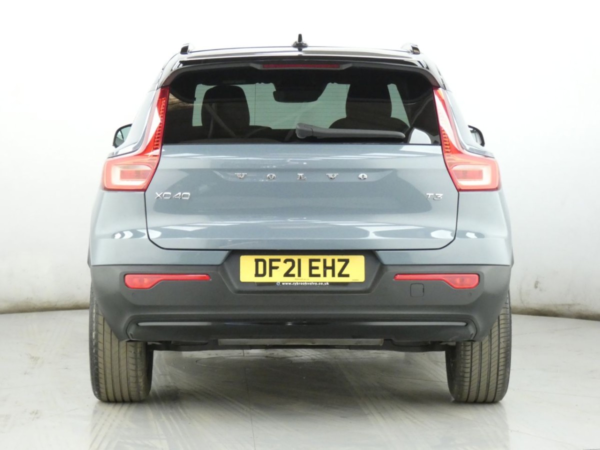 VOLVO XC40 1.5 T3 R-DESIGN 5D 161 BHP - 2021 - £24,990