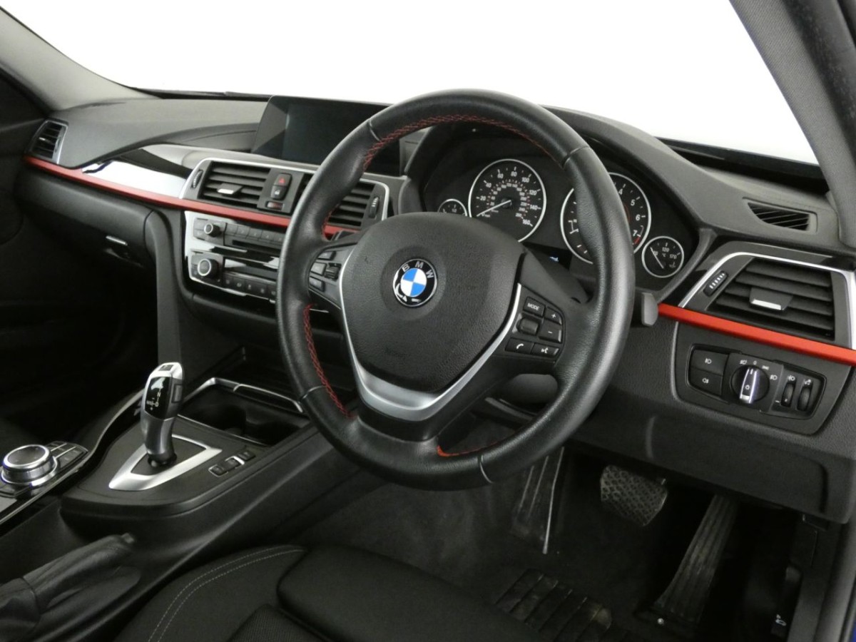 BMW 3 SERIES 1.5 318I SPORT 4D 135 BHP - 2018 - £16,400