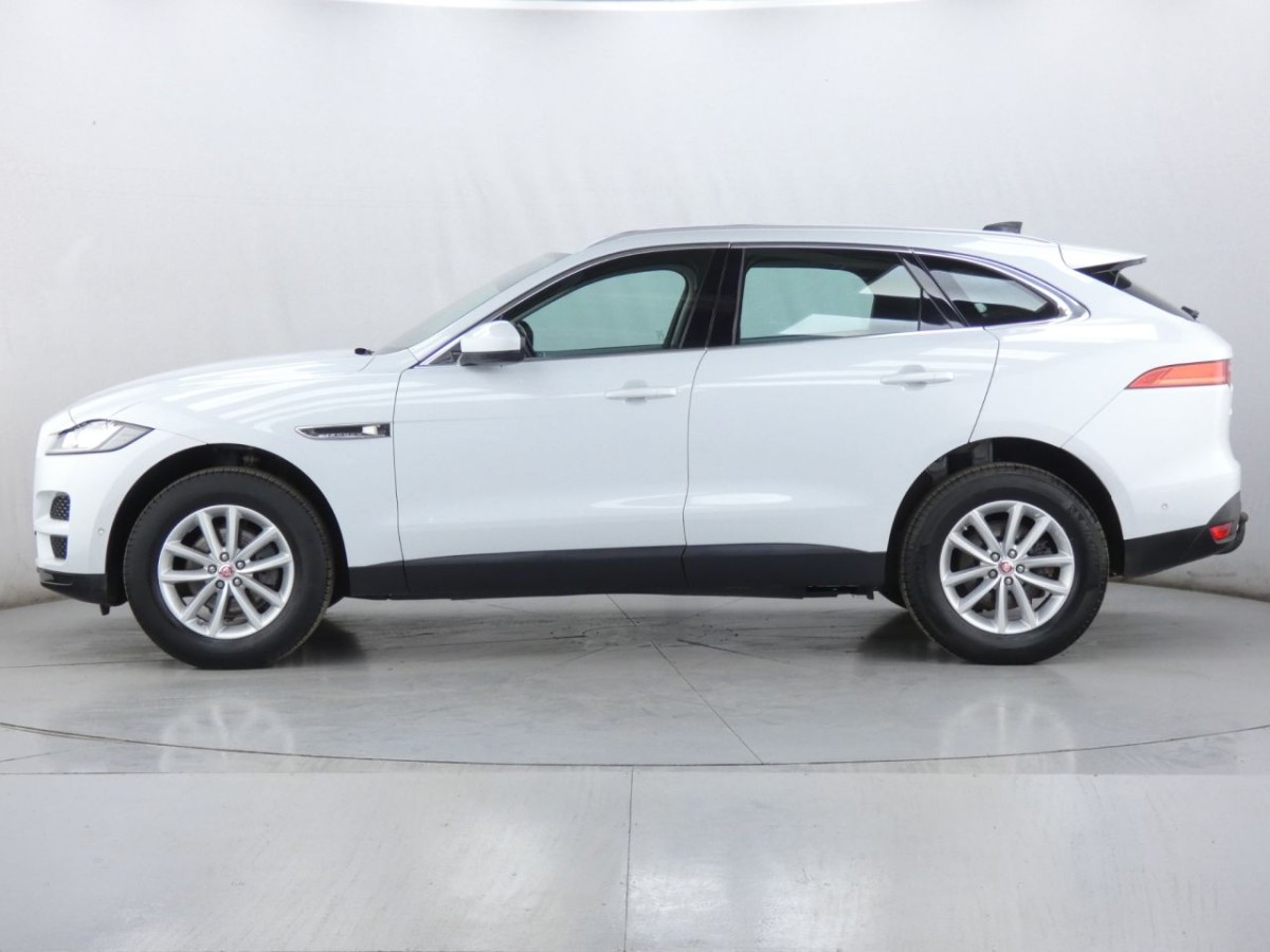 JAGUAR F-PACE 2.0 PRESTIGE 5D 161 BHP - 2019 - £19,990