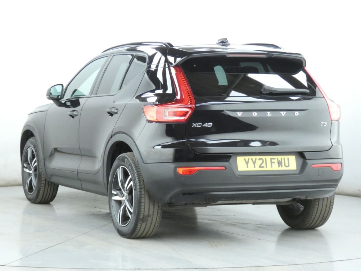 VOLVO XC40 1.5 T3 R-DESIGN 5D 161 BHP - 2021 - £21,990