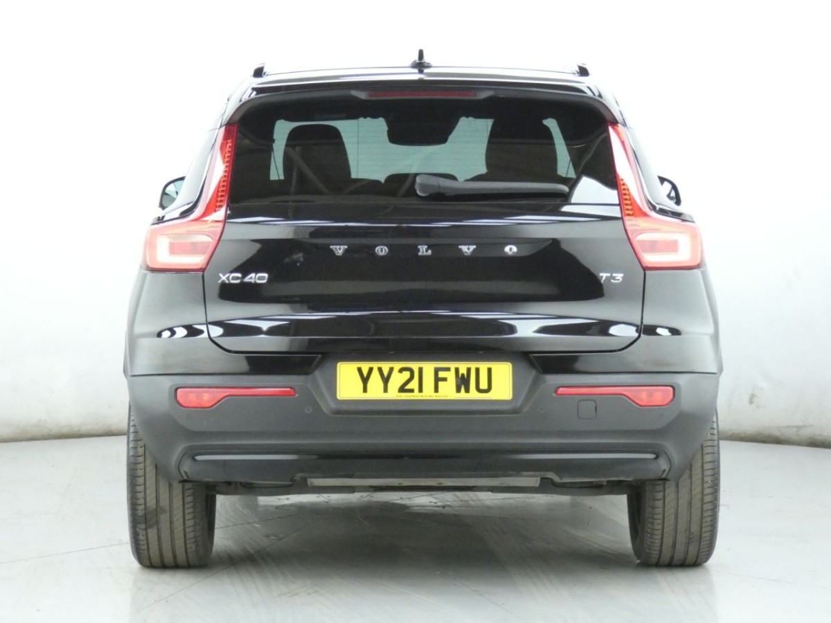 VOLVO XC40 1.5 T3 R-DESIGN 5D 161 BHP - 2021 - £21,990