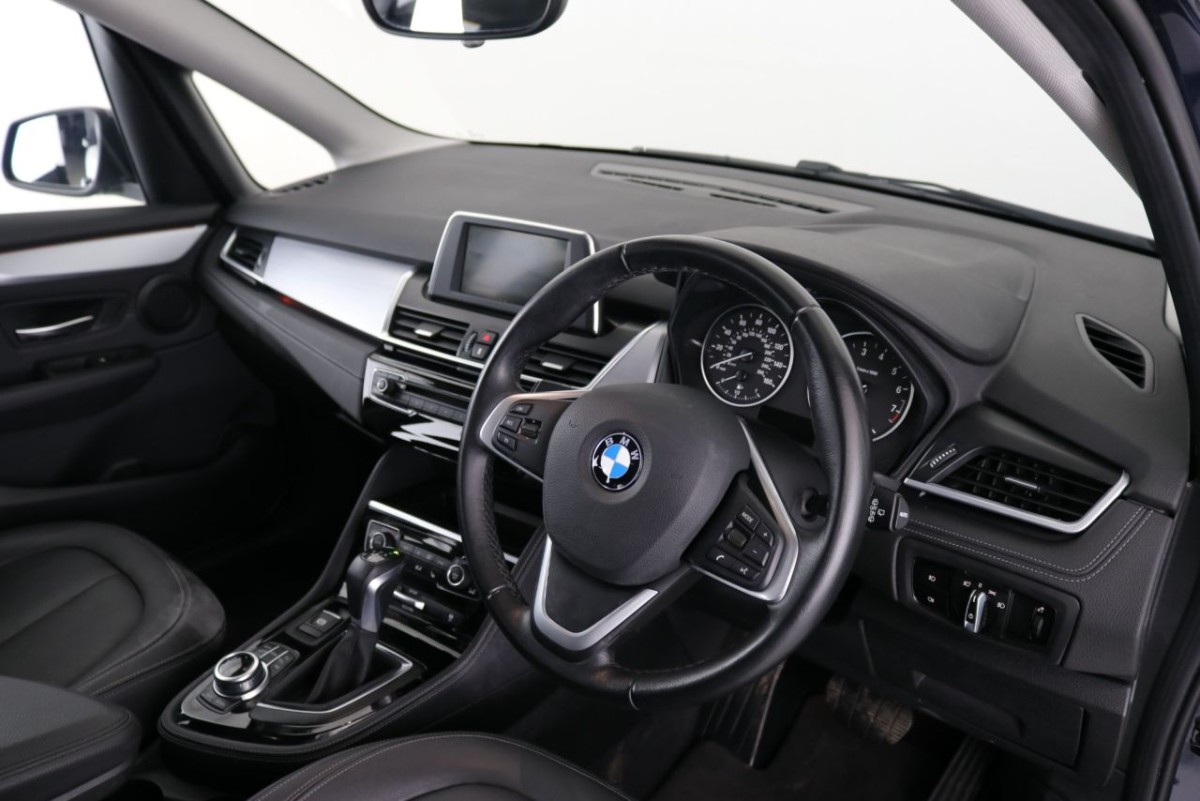 BMW 2 SERIES 1.5 218I LUXURY ACTIVE TOURER 5D AUTO 134 BHP HATCHBACK - 2016 - £14,990