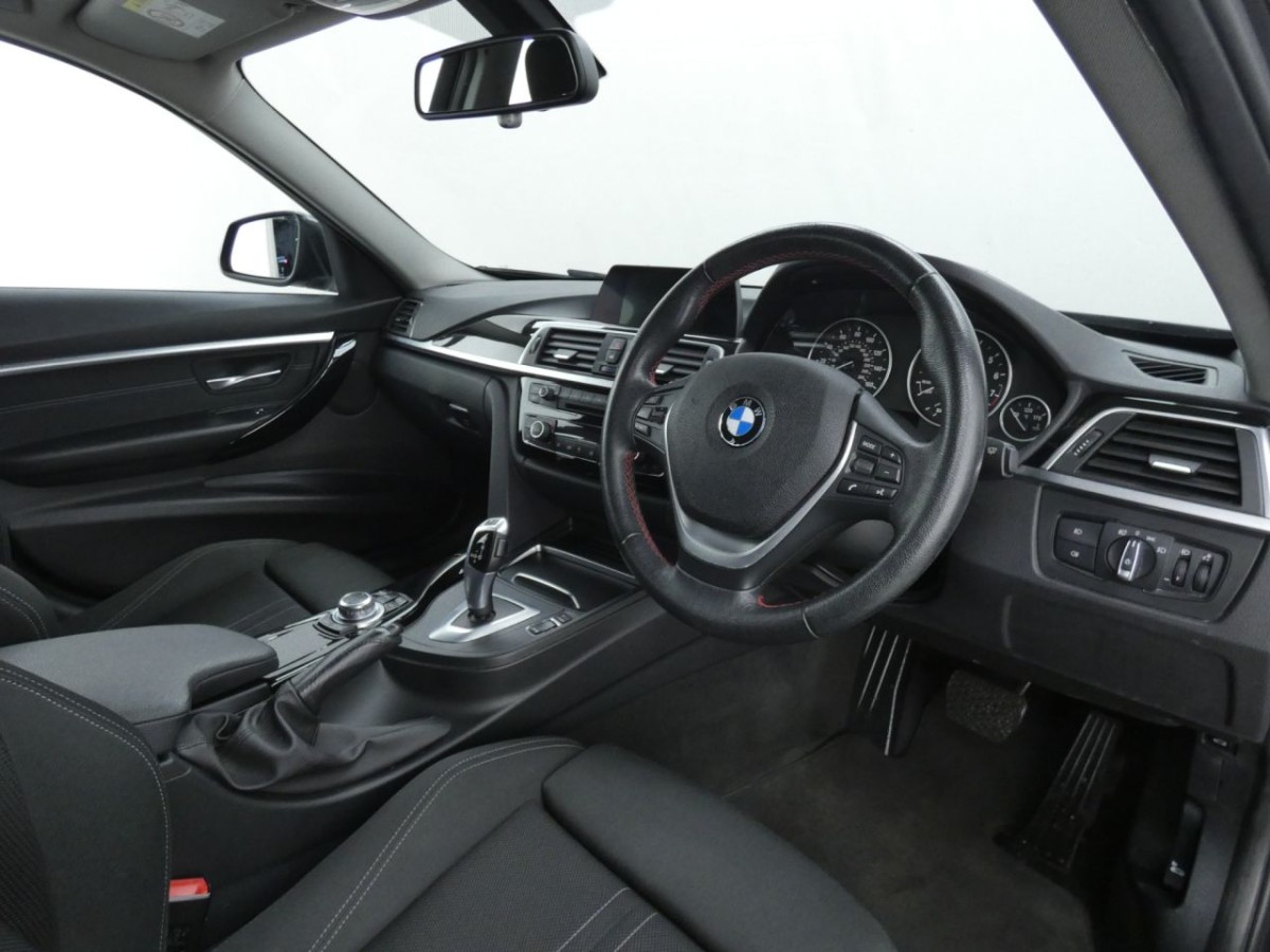 BMW 3 SERIES 1.5 318I SPORT TOURING 5D 135 BHP - 2016 - £10,600