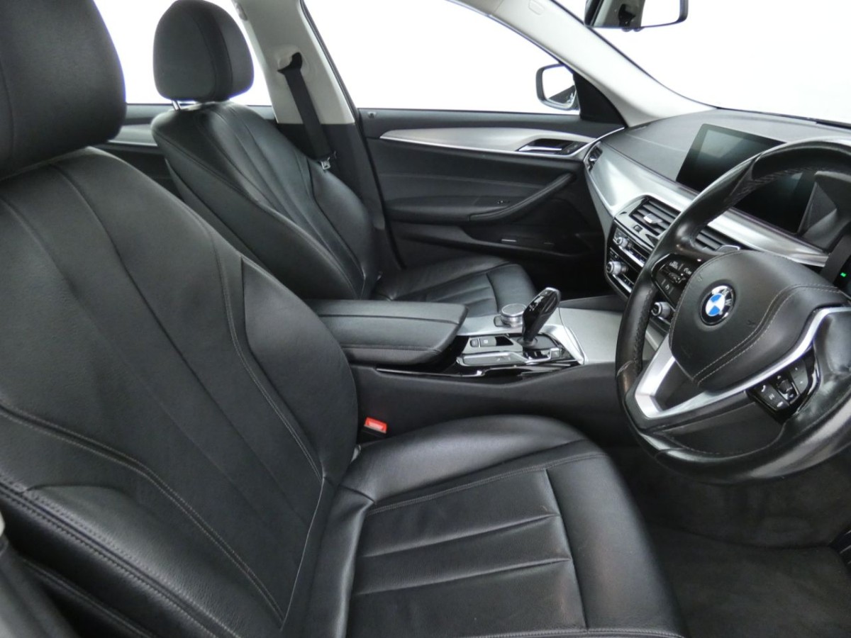 BMW 5 SERIES 2.0 530E SE 4D 249 BHP - 2019 - £16,490