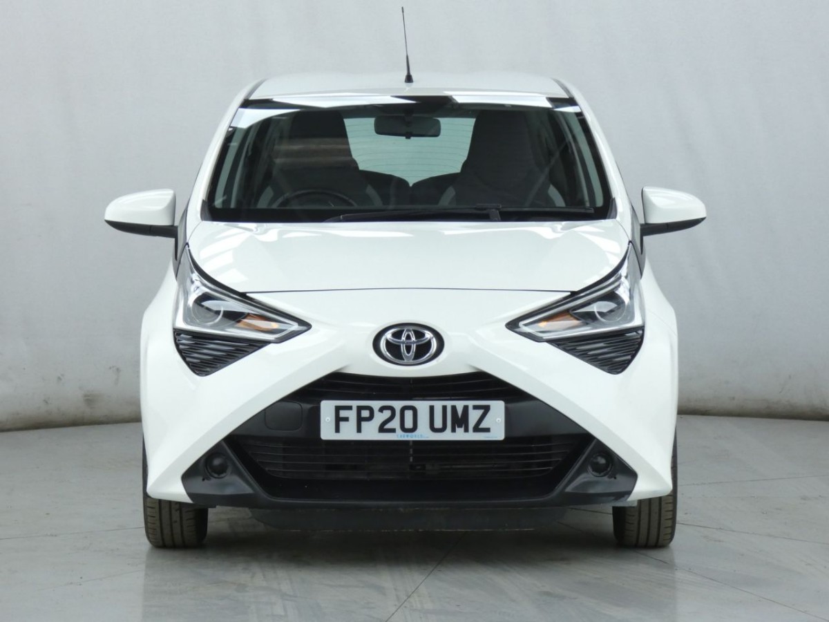 TOYOTA AYGO 1.0 VVT-I X-PLAY 5D 69 BHP - 2020 - £7,990