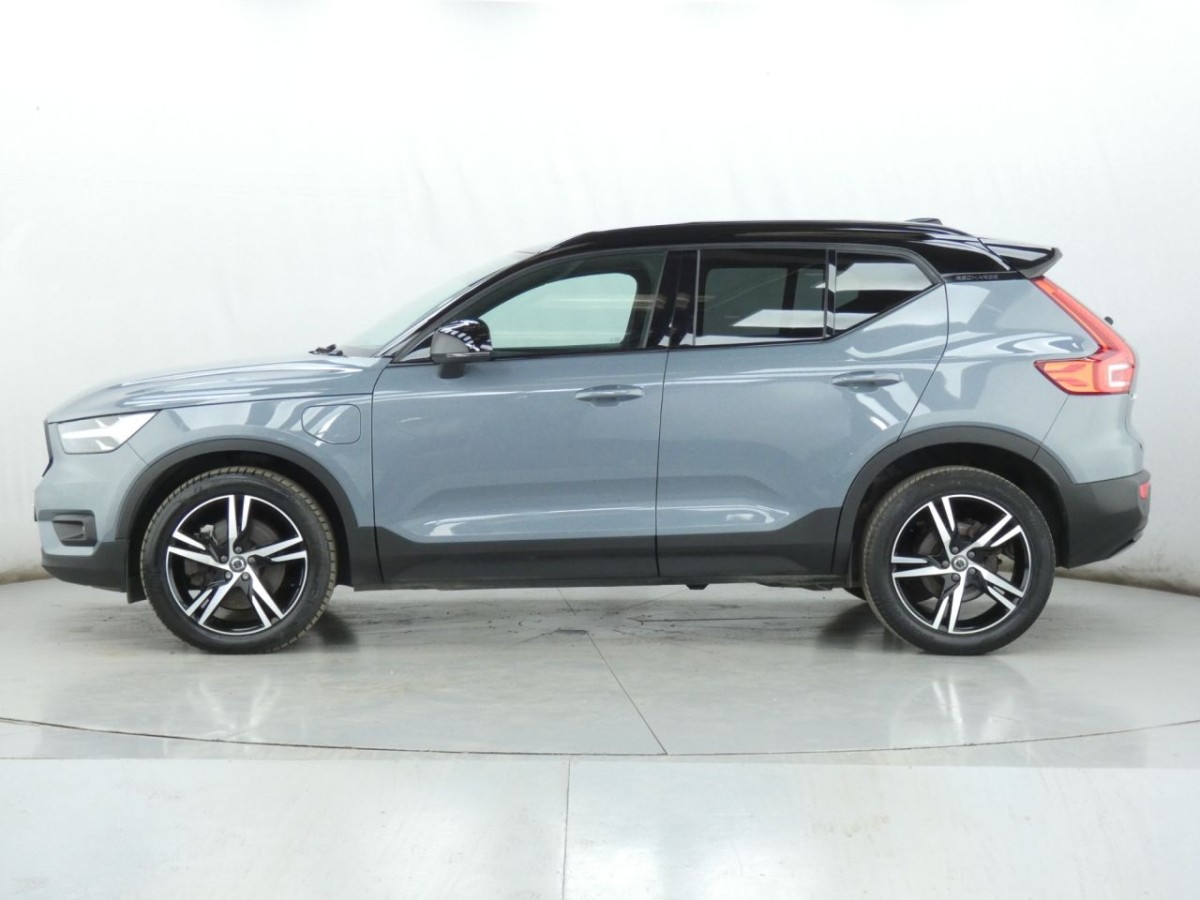 VOLVO XC40 1.5 RECHARGE T4 R-DESIGN 5D 208 BHP - 2021 - £18,700