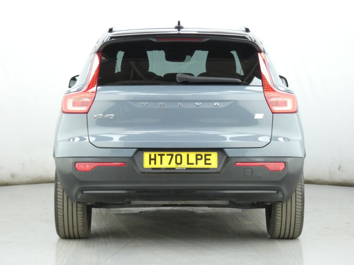 VOLVO XC40 1.5 RECHARGE T4 R-DESIGN 5D 208 BHP - 2021 - £18,700