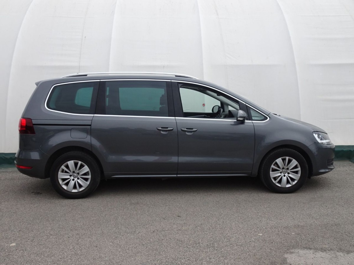 VOLKSWAGEN SHARAN 2.0 SE NAVIGATION TDI DSG 5D 148 BHP - 2020 - £22,990