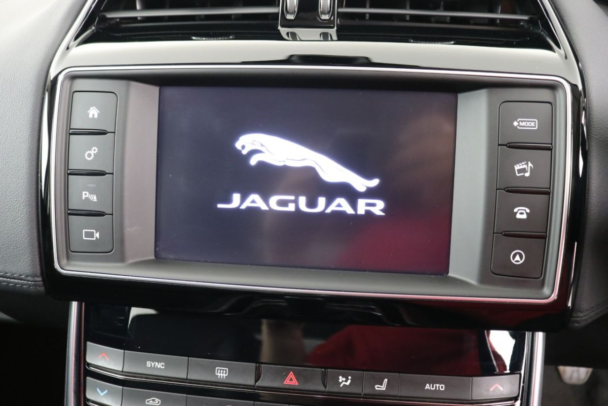 JAGUAR XE 2.0 PORTFOLIO 4D 161 BHP - 2016 - £13,990