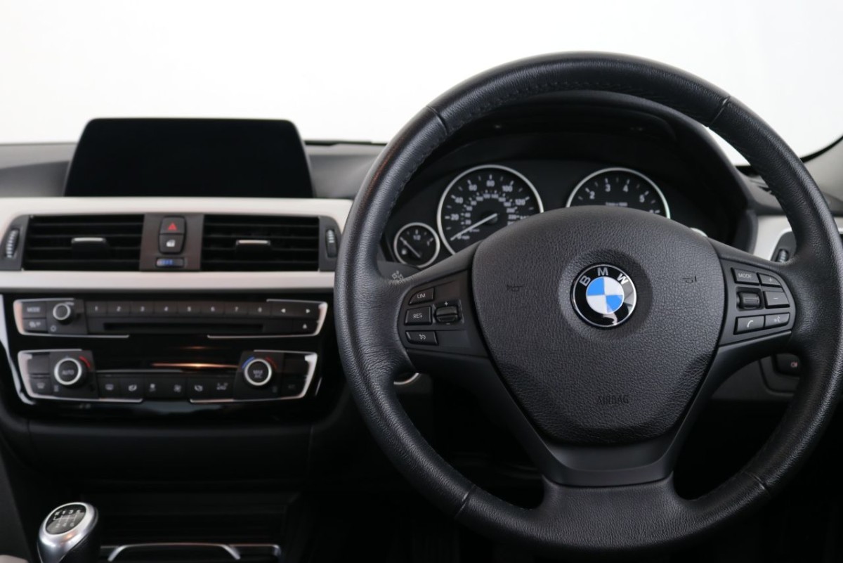 BMW 3 SERIES 1.5 318I SE 4D 135 BHP - 2018 - £14,200