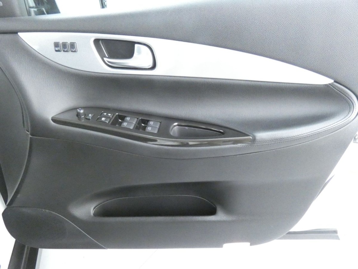 INFINITI QX50 3.0 GT PREMIUM D 5D AUTO 235 BHP - 2015 - £10,400