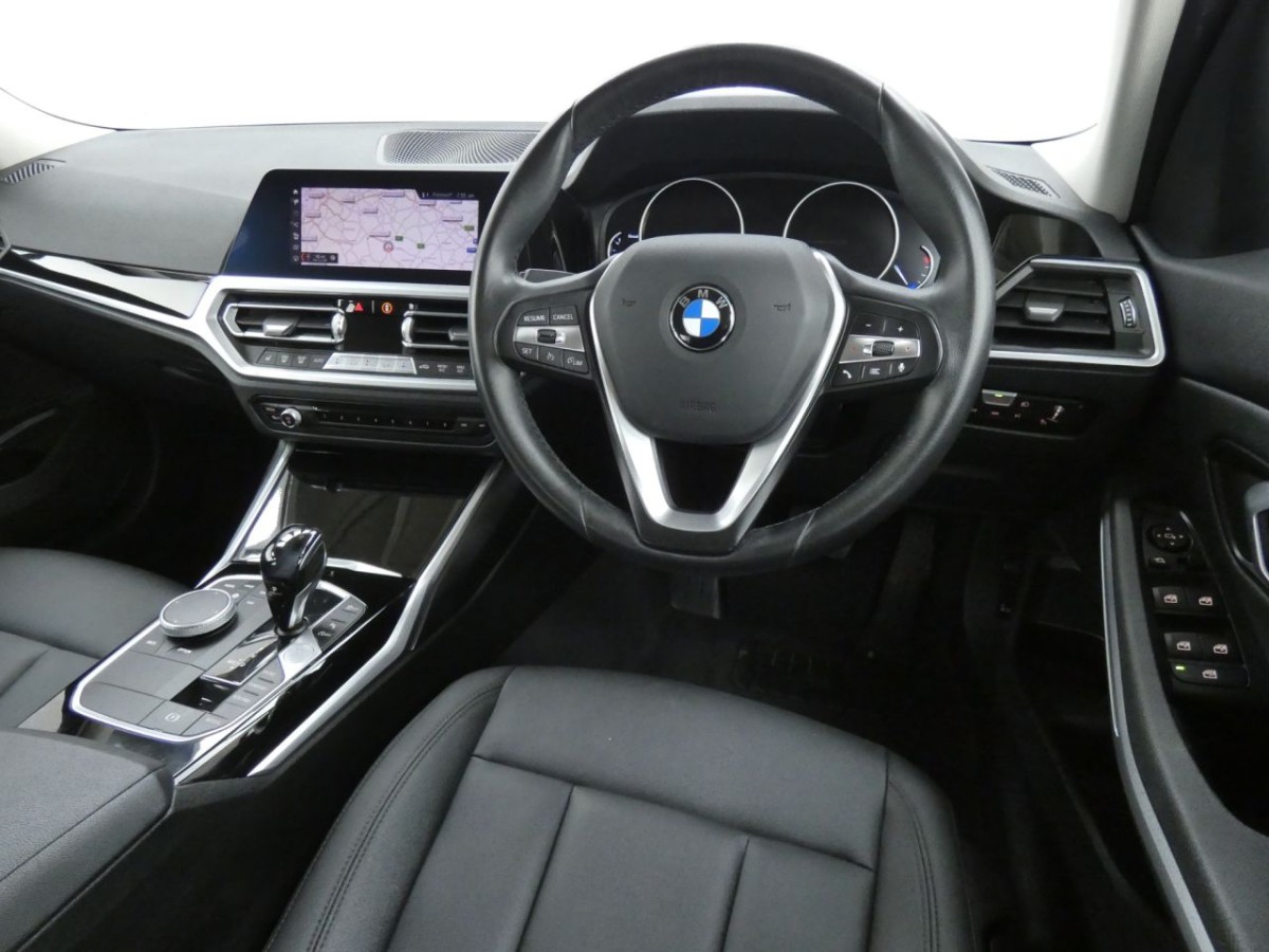 BMW 3 SERIES 2.0 318D SE 4D 148 BHP - 2020 - £14,990