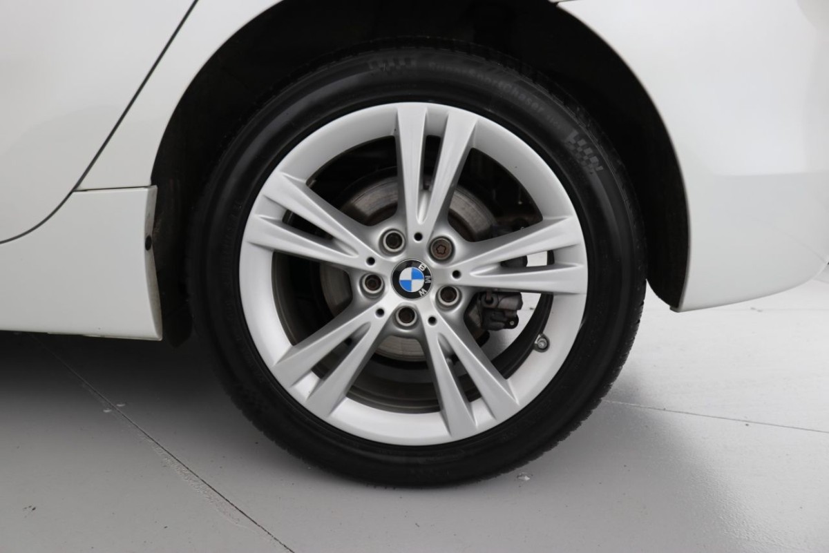 BMW 2 SERIES 2.0 220D LUXURY ACTIVE TOURER 5D 188 BHP - 2015 - £12,400