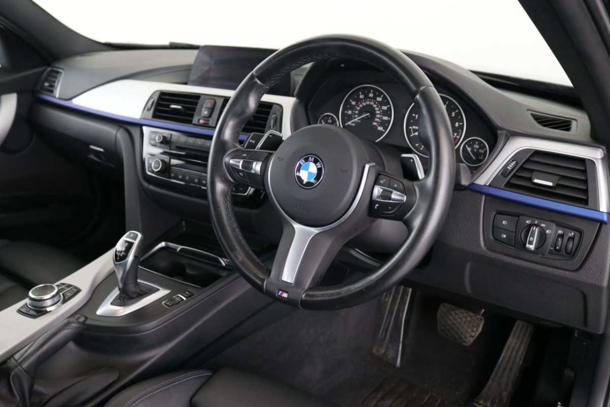 BMW 3 SERIES 2.0 320I M SPORT 4D 181 BHP - 2019 - £19,990