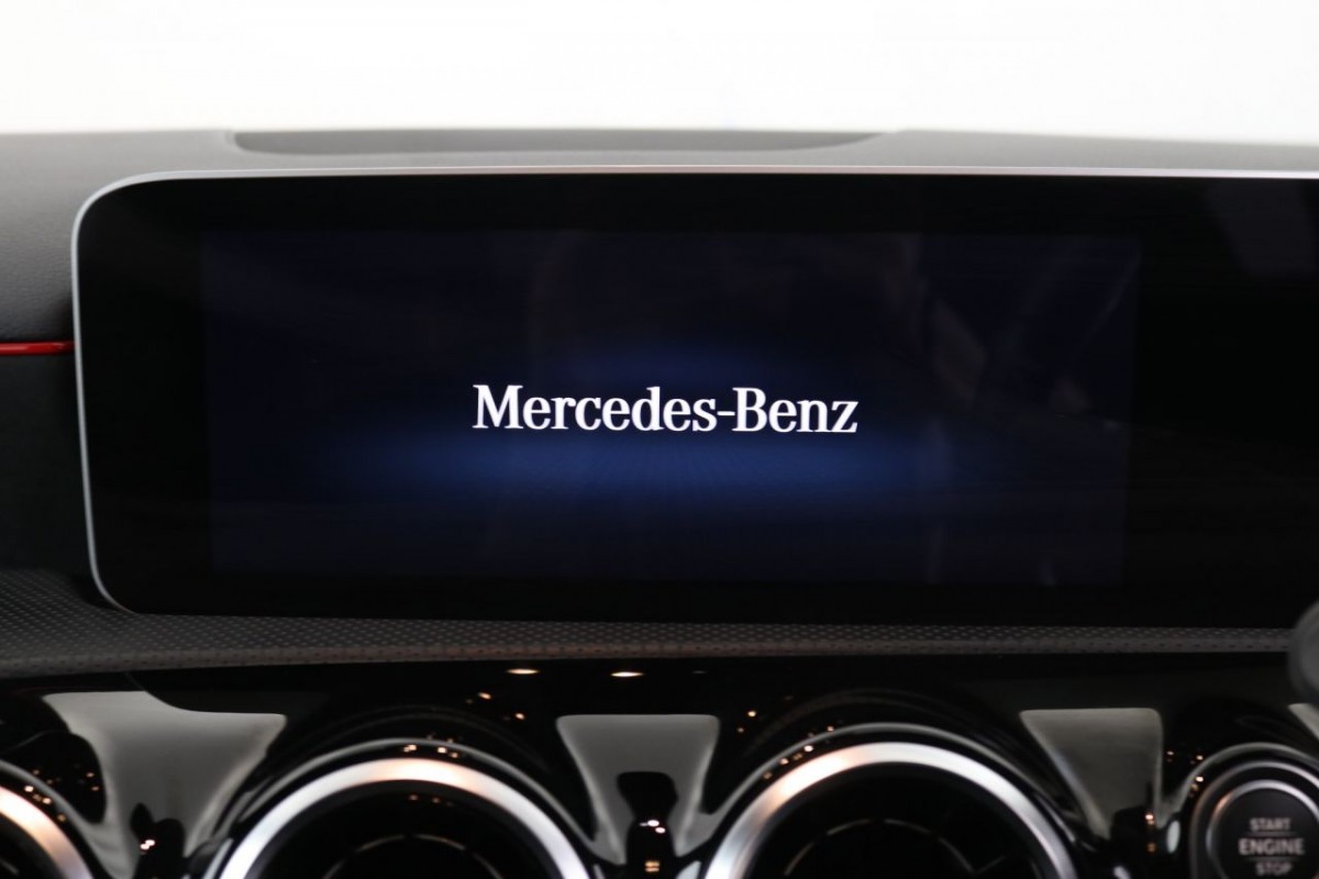 MERCEDES-BENZ A-CLASS A 200 AMG LINE EXECUTIVE 5D 161 BHP - 2020 - £26,990