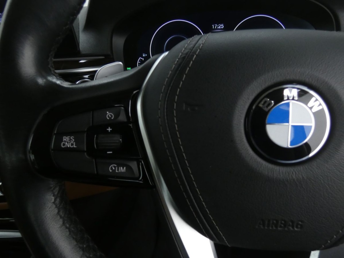 BMW 5 SERIES 2.0 530E SE 4D 249 BHP - 2019 - £14,700
