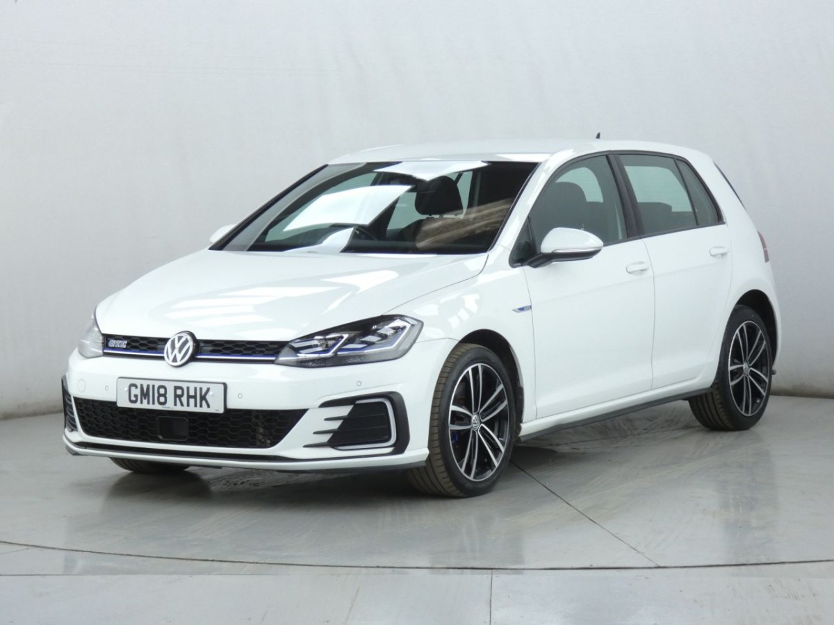 VOLKSWAGEN GOLF 1.4 GTE DSG 5D 150 BHP - 2018 - £14,200