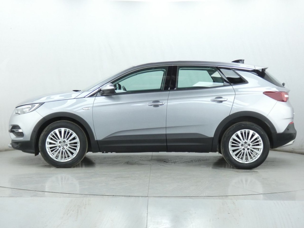 VAUXHALL GRANDLAND X 1.2 BUSINESS EDITION NAV 5D 129 BHP - 2020 - £13,700