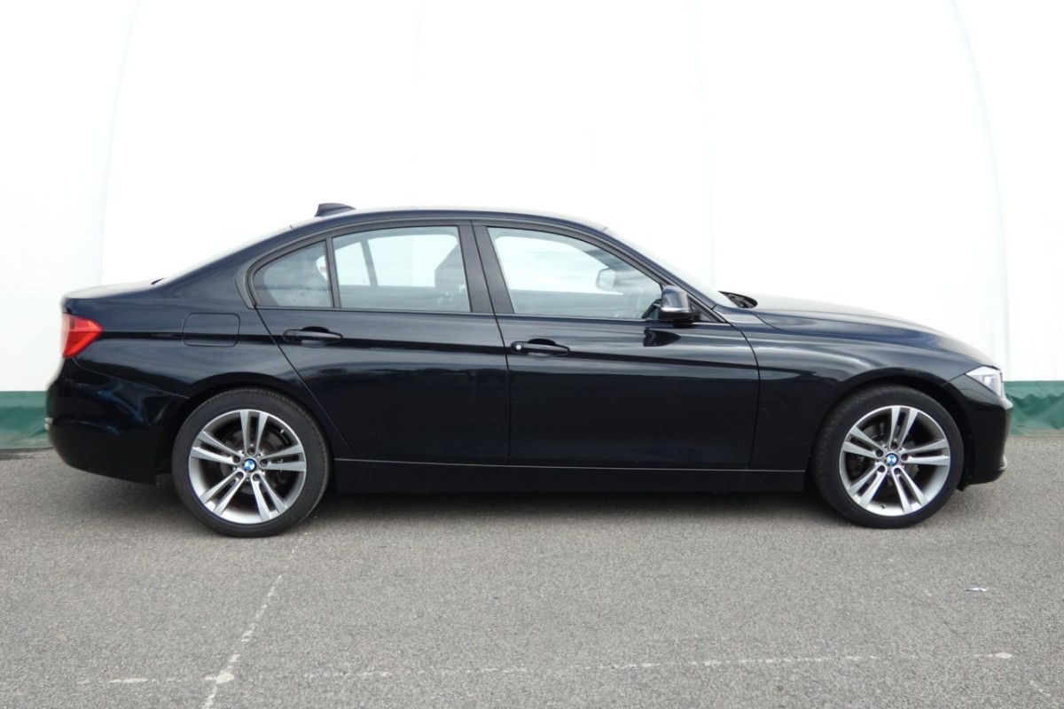 BMW 3 SERIES 2.0 318D SPORT 4D 141 BHP - 2014 - £9,990