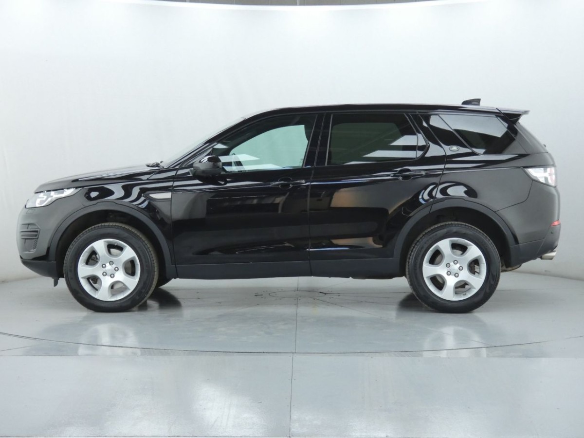 LAND ROVER DISCOVERY SPORT 2.0 TD4 SE 5D 150 BHP - 2017 - £18,990