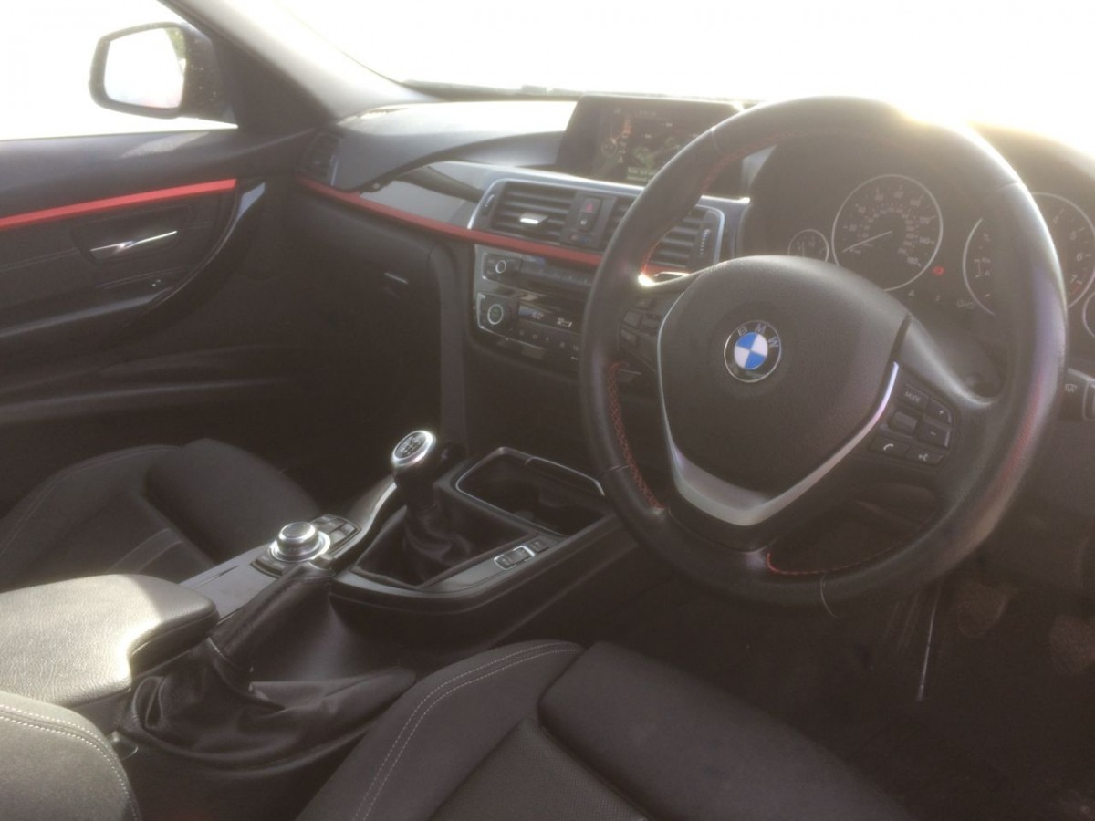 BMW 3 SERIES 1.5 318I SPORT 4D 135 BHP - 2016 - £11,600