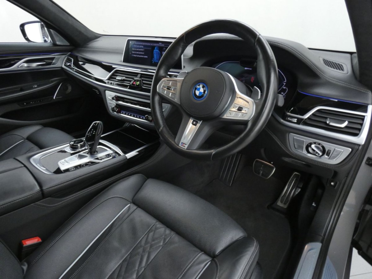 BMW 7 SERIES 3.0 745LE XDRIVE M SPORT ULTIMO PHEV 4D 389 BHP - 2022 - £59,990
