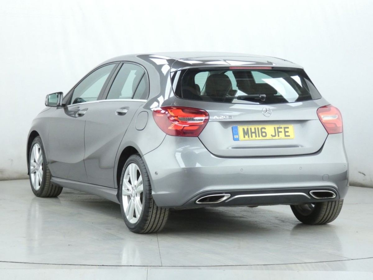 MERCEDES-BENZ A-CLASS 1.6 A200 BLUEEFFICIENCY SPORT 5D 156 BHP - 2016 - £8,990