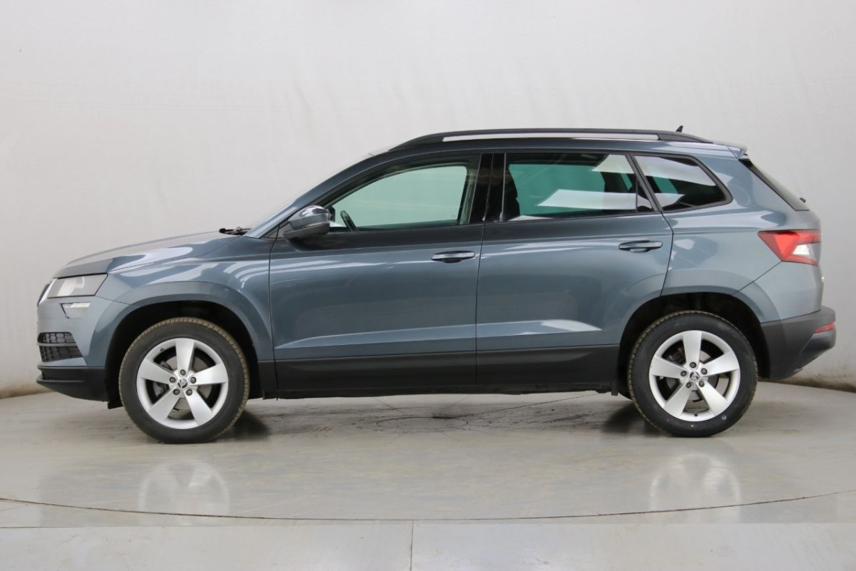 SKODA KAROQ 1.0 SE TSI 5D 109 BHP - 2021 - £14,400