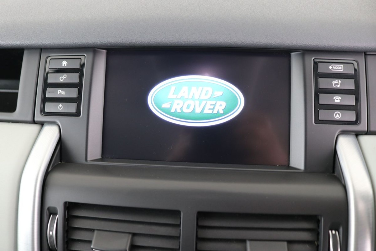 LAND ROVER DISCOVERY SPORT 2.0 TD4 SE TECH 5D AUTO 180 BHP ESTATE - 2015 - £16,500