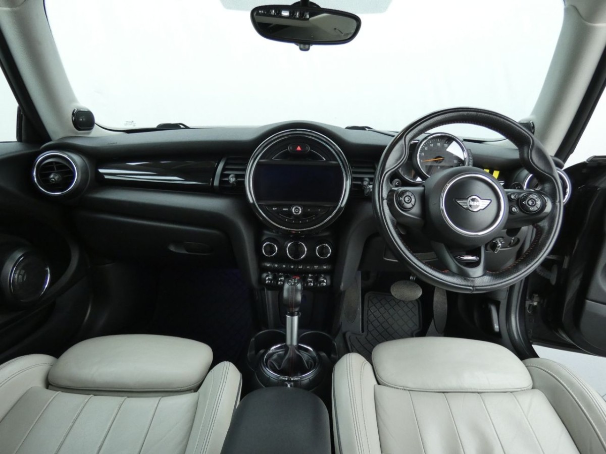 MINI HATCH COOPER 2.0 COOPER S 3D AUTO 189 BHP - 2014 - £12,400