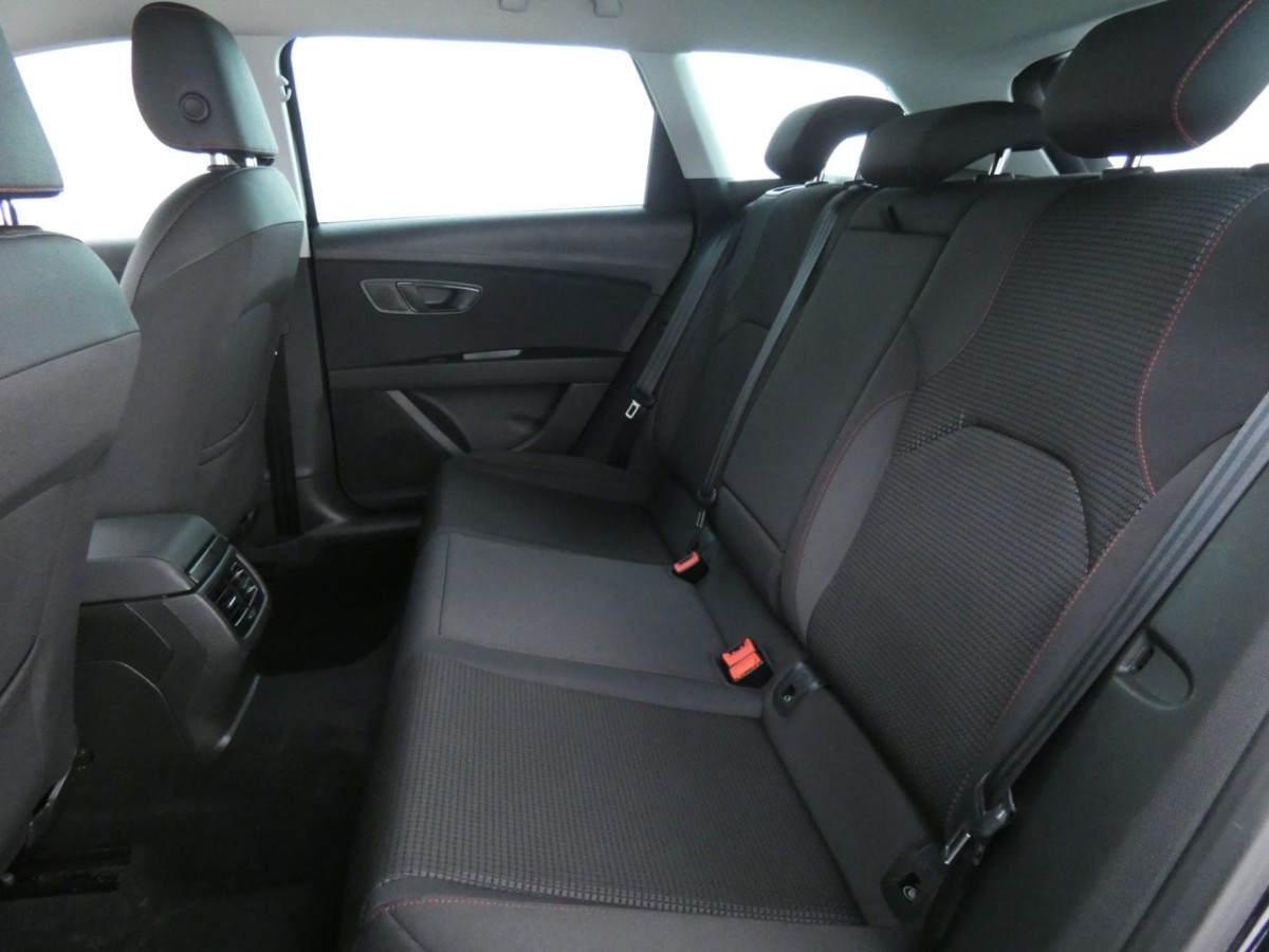 SEAT LEON 2.0 TDI FR 5D 148 BHP - 2019 - £9,990