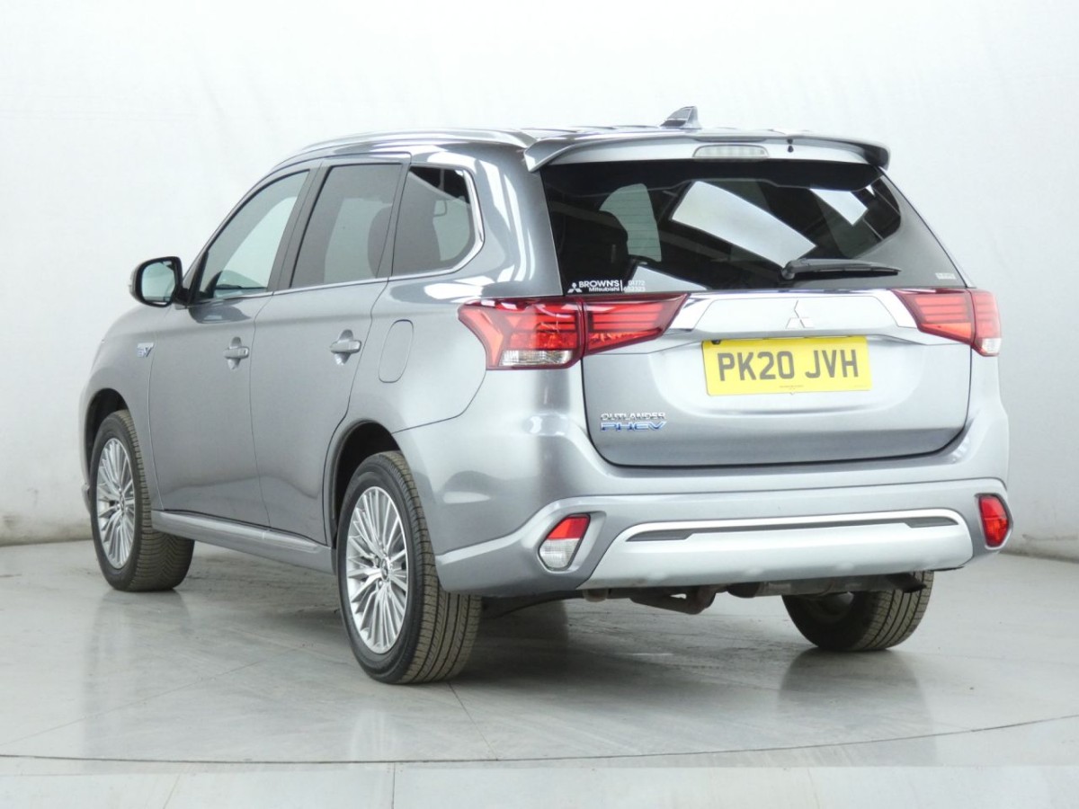 MITSUBISHI OUTLANDER 2.4 PHEV DYNAMIC 5D 222 BHP - 2020 - £15,400