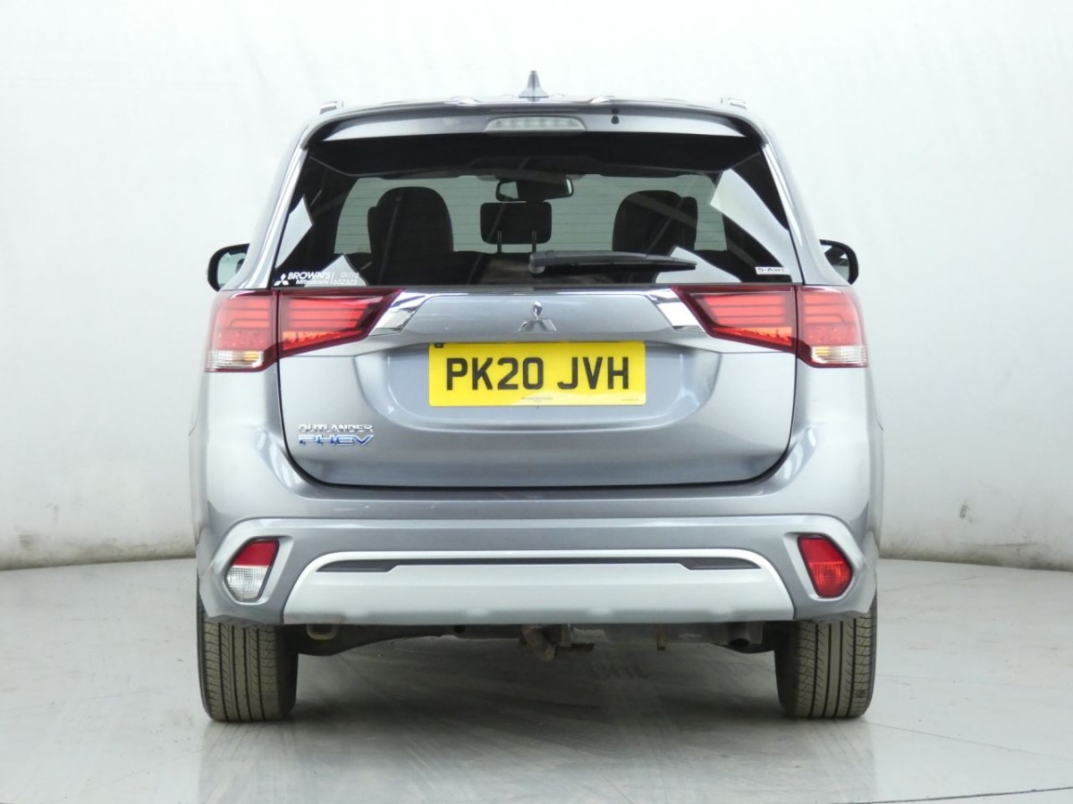 MITSUBISHI OUTLANDER 2.4 PHEV DYNAMIC 5D 222 BHP - 2020 - £15,400