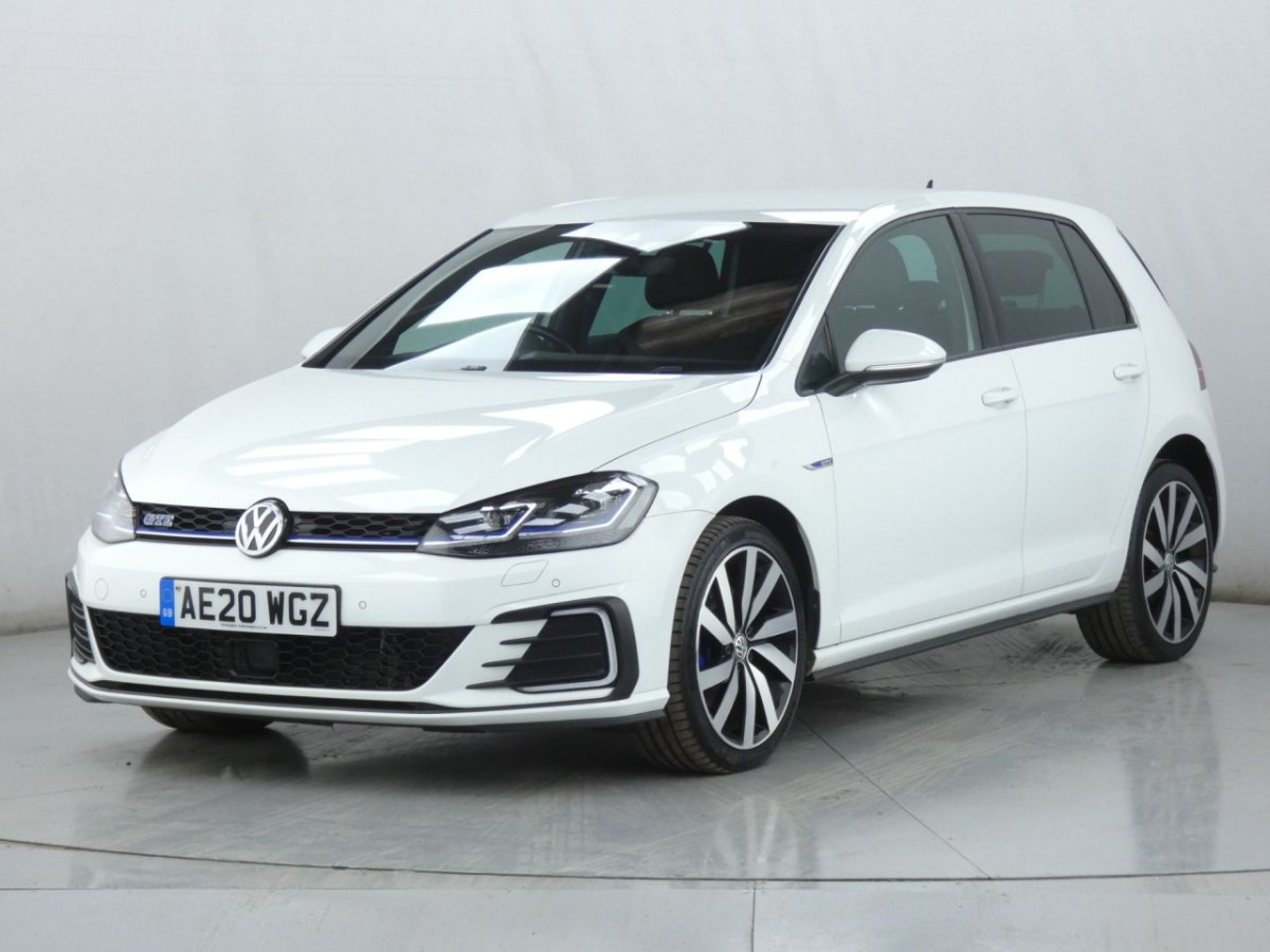 VOLKSWAGEN GOLF 1.4 GTE ADVANCE DSG 5D 202 BHP - 2020 - £12,990