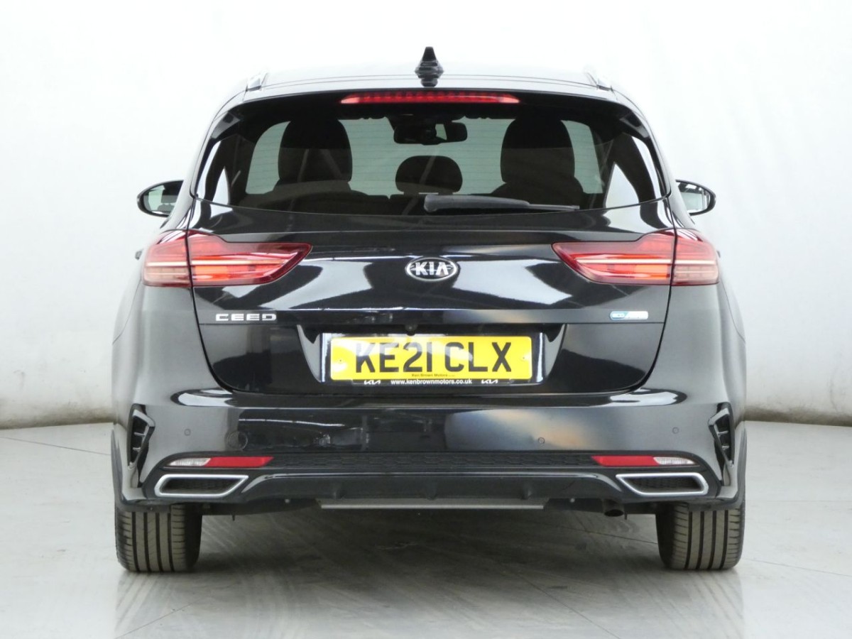 KIA CEED 1.6 3 5D 139 BHP - 2021 - £16,400