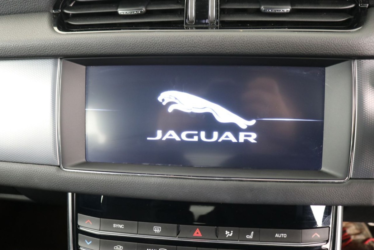 JAGUAR XF 2.0 R-SPORT 4D 247 BHP - 2019 - £21,400
