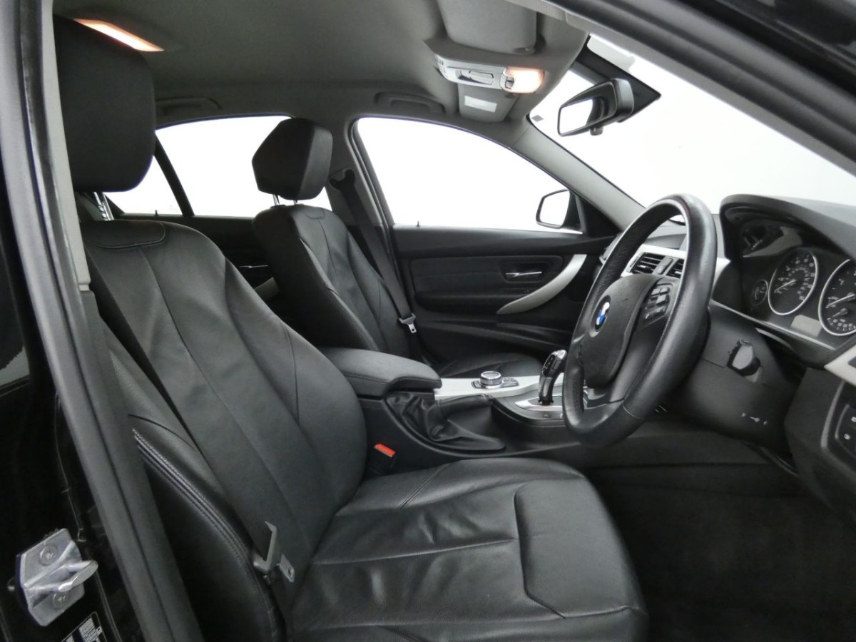 BMW 3 SERIES 2.0 320D SE 4D 188 BHP - 2018 - £14,990