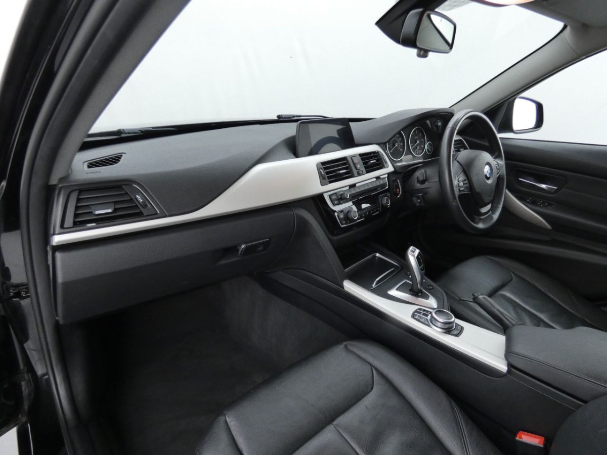 BMW 3 SERIES 2.0 320D SE 4D 188 BHP - 2018 - £14,990